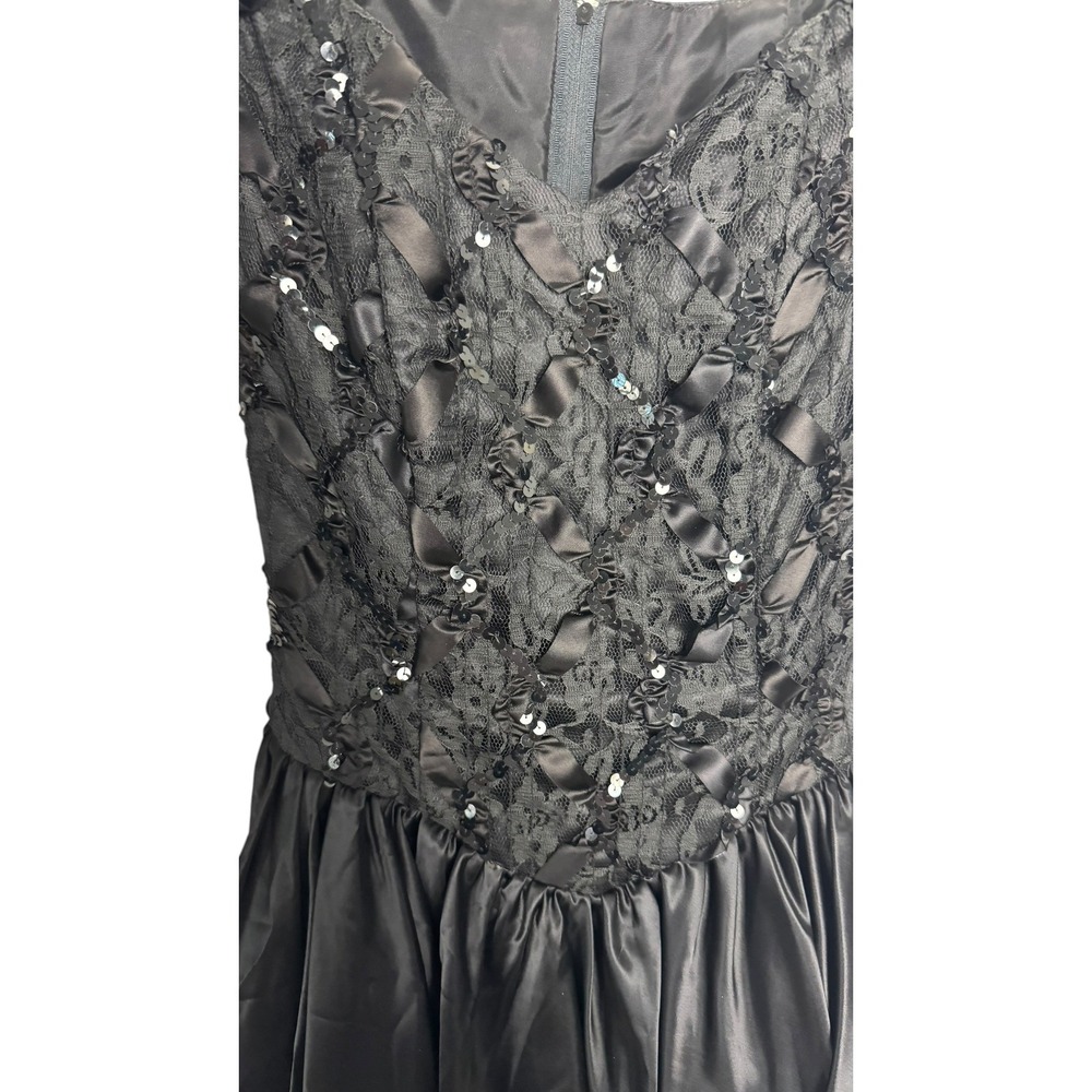 Steppin Out Vintage Black Satin Lace dress Dark Romantic whimsigoth Y2K size 7/8 - Picture 3 of 14